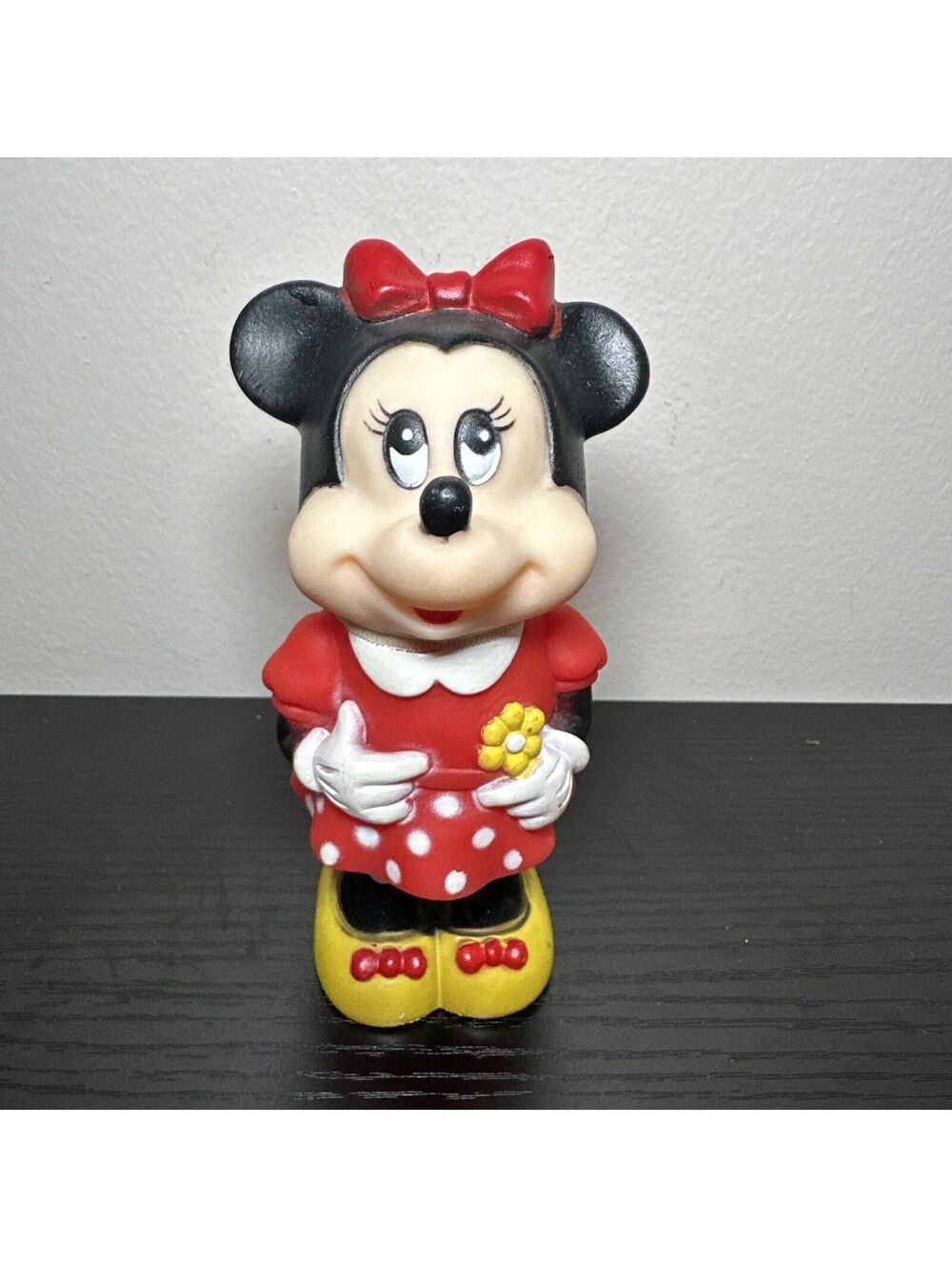 Vintage Walt Disney 1986 Minnie Mouse Vinyl Tootsietoy Bubble Blower Figure Wand